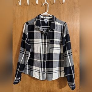 💥5 for 25💥Old Navy XL flannel shirt in black and white